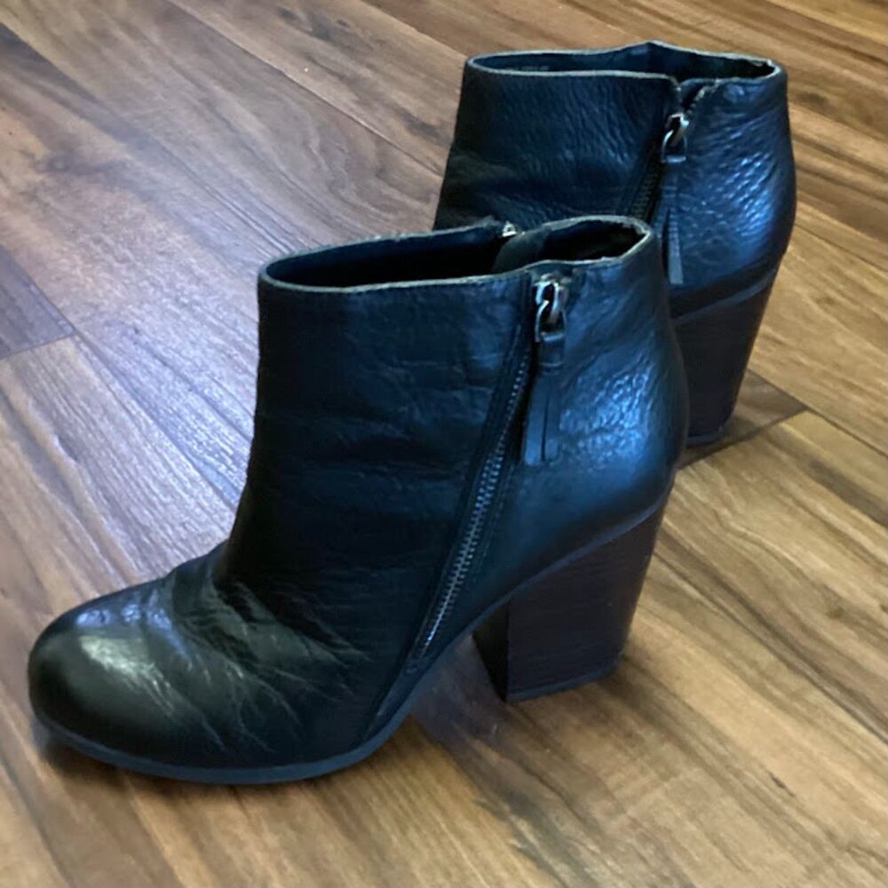 Reaction Kenneth Cole 'Might Free Me' Ankle Boots Women's 8M  Black Leather - Picture 2 of 9